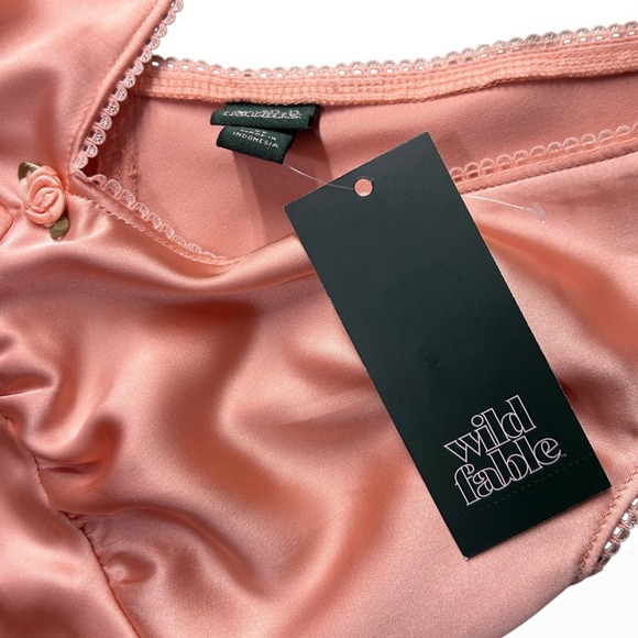 Wild‎ Fable Peach Orange Satin Cami Top with Lace Trim, Rose Detail, XS - Picture 4 of 7